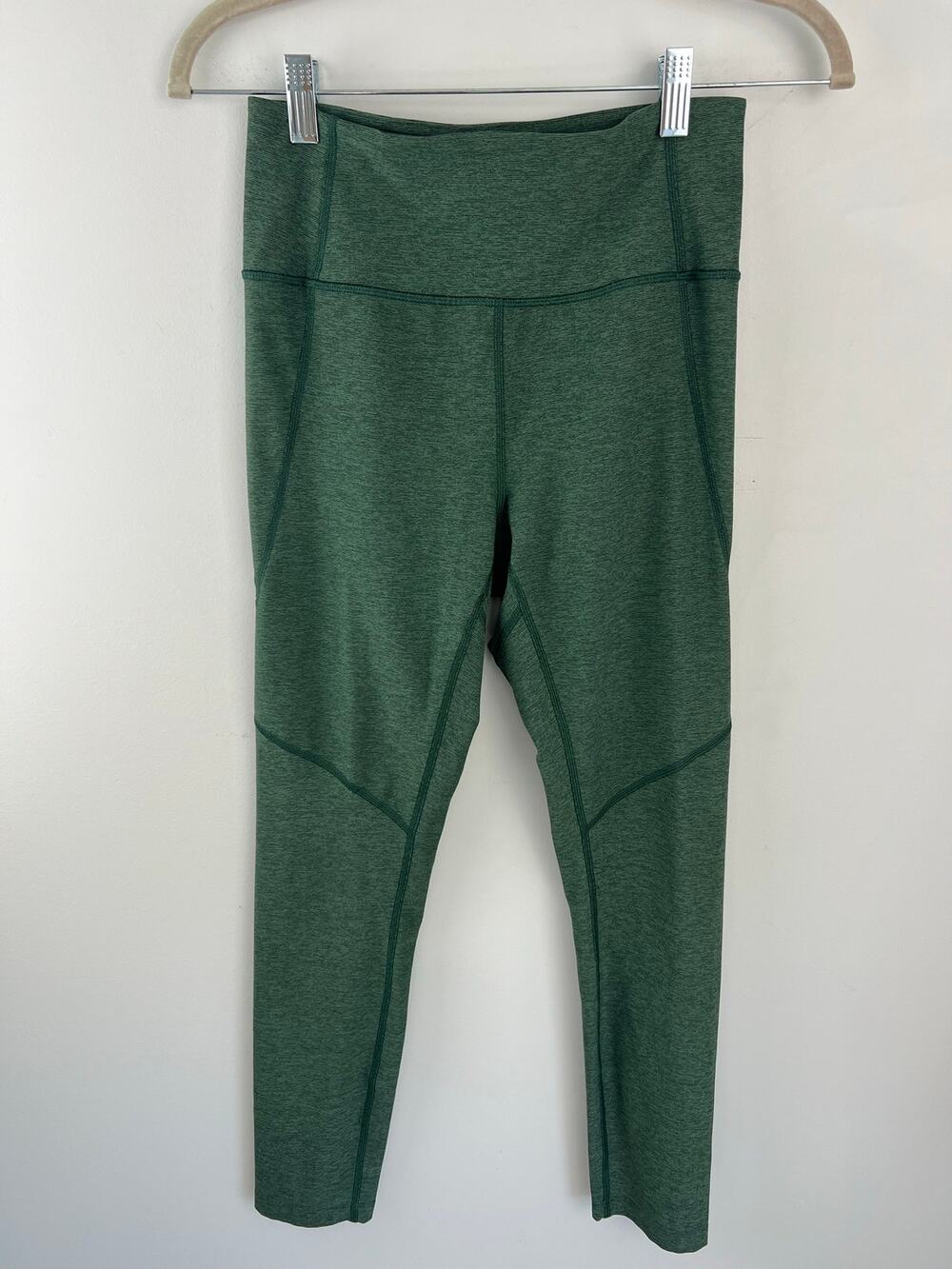 Outdoor Voices Warm Up Crop Leggings in Green Small